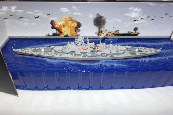 FORCES OF VALOR 1:700 GERMAN BATTLESHIP TIRPITZ - Image 4