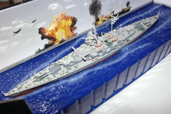 FORCES OF VALOR 1:700 GERMAN BATTLESHIP TIRPITZ - Image 5