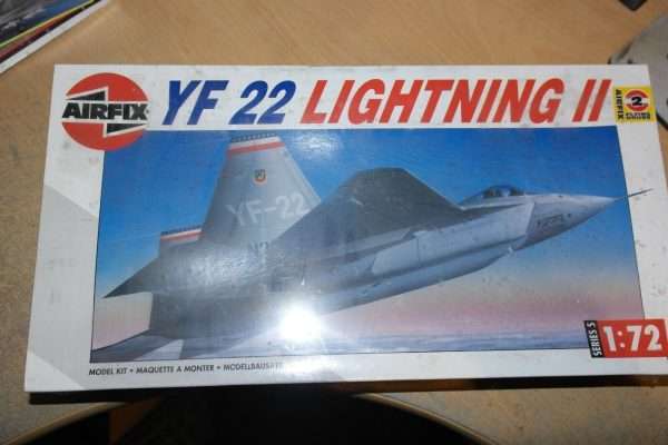 AIRFIX 1:72 YF-22 LIGHTNING II 05027