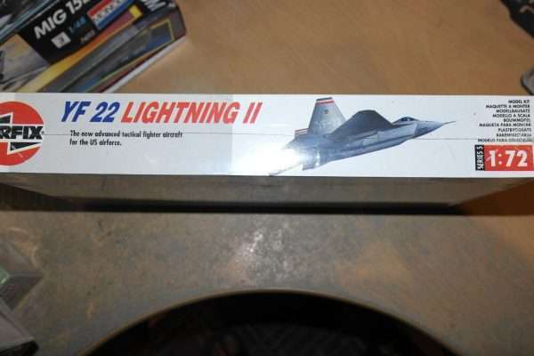 AIRFIX 1:72 YF-22 LIGHTNING II 05027 - Image 2