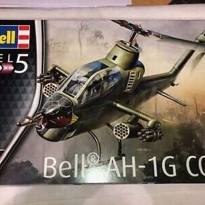 REVELL 1:32 BELL SH-1G COBRA ATTACK HELICOPTER