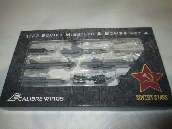 CALIBRE WINGS 1:72 SOVIET MISSILES & BOMBS SET A