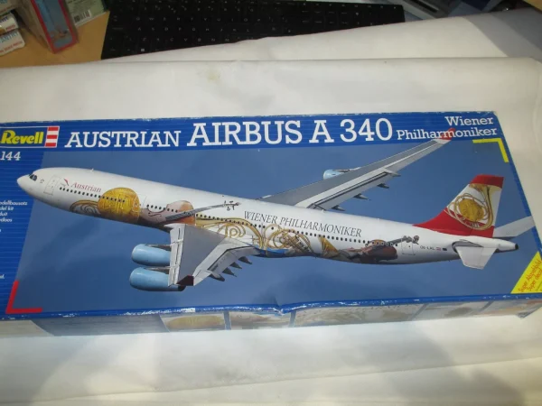 REVELL 1:144 AUSTRIAN AIRBUS A 370 WIENRT PHILARMONIKER