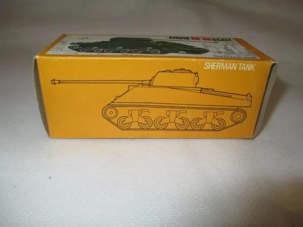 AIRFIX HO-00 SCALE SHERMAN TANK - Image 2