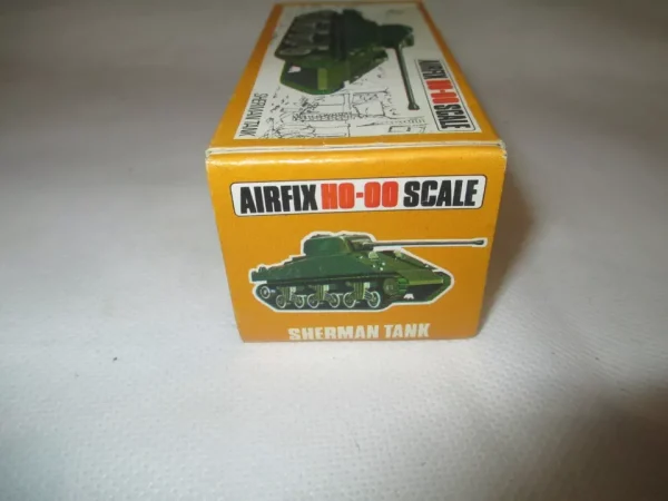 AIRFIX HO-00 SCALE SHERMAN TANK - Image 3
