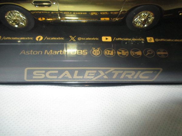 scalextric 1:32 JAMES BOND ASTON MARTIN DBS GOLDFINGER 60 YEARS - Image 4