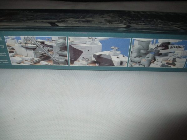 REVELL 1:570 TIRPITZ GERMAN BATTLESHIP - Image 2