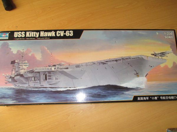 TRUMPETER 1:350 USS KITTY HAWK CV-63 USN