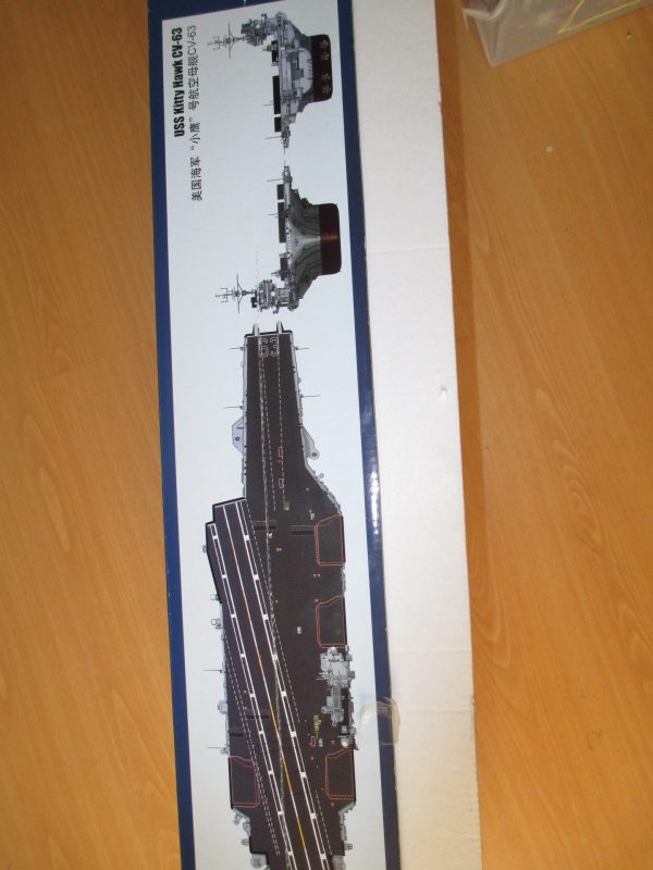 TRUMPETER 1:350 USS KITTY HAWK CV-63 USN - Image 3
