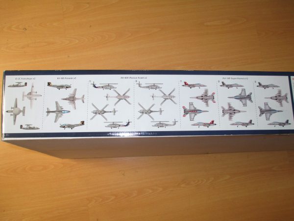 TRUMPETER 1:350 USS KITTY HAWK CV-63 USN - Image 4