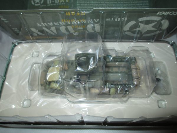 M3 WHITE HALF TRACK 29TH ARMOURED REGT SOUTH ALBERTA NO 0002/3200 - Image 2