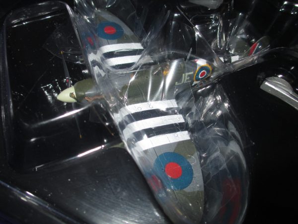 SUPERMARINE SPITFIRE MK.IX W/CDR JOHNNIE JOHNSON BEER TRUCK - Image 3