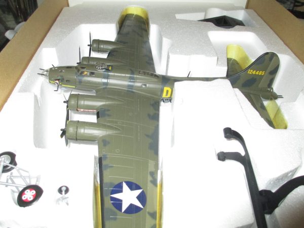 BOEING B17F FLYING FORTRESS MEMPHIS BELLE 324TH BS 91ST BG - Image 4