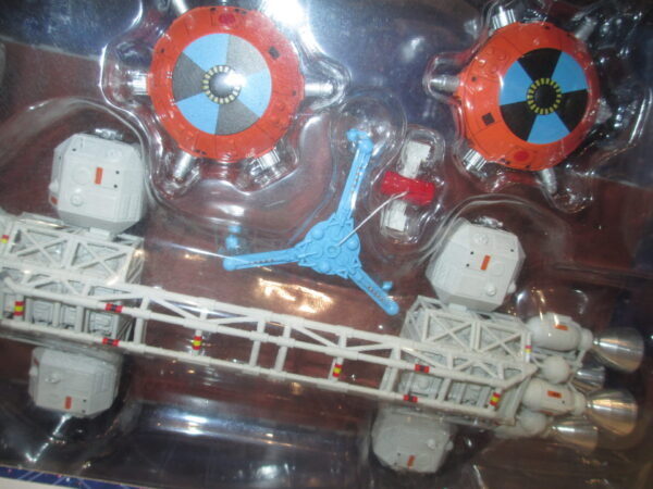 Sixteen 12 Space 1999 Eagle Transporter "Collision Course" - Image 2