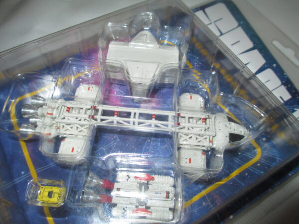 SIXTEEN 12 SPACE 1999 MICRO LABORATORY EAGLE TRANSPORTER - Image 2