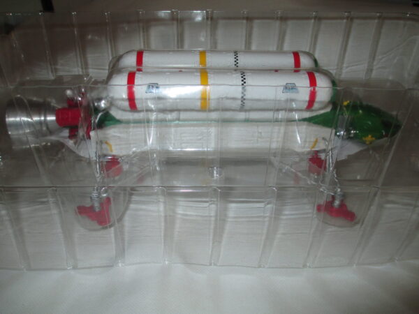 SIXTEEN 12 SPACE 1999 RETRO SWIFT SPACESHIP - Image 2