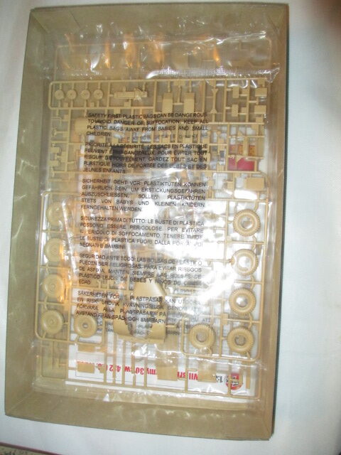 AIRFIX 1:35 WWII BRITISH ARMY 30-CWT 4X2 G.S. TRUCK - Image 3